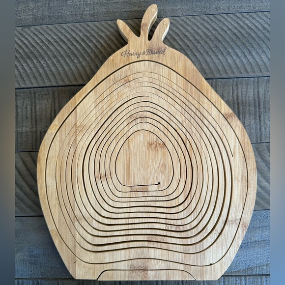 HARRY & DAVID Pear Shaped Collapsible Wood Basket, Fruit Bowl, Trivet. - Picture 4 of 6